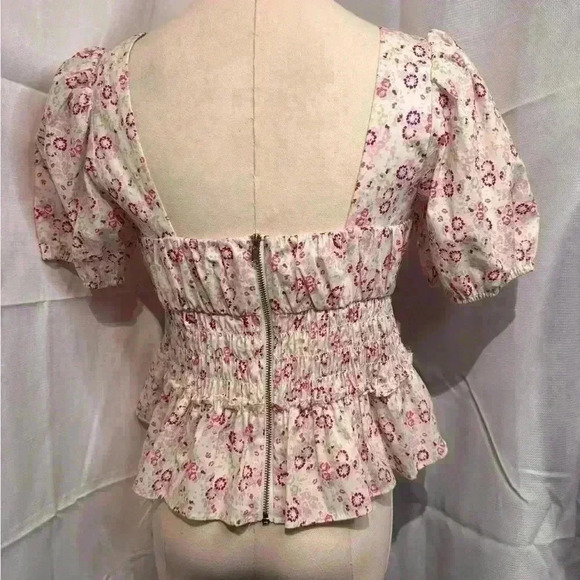(NWT) WAYF - Floral Print Smocked Waist Top & Puff Sleeves - Picture 5 of 7